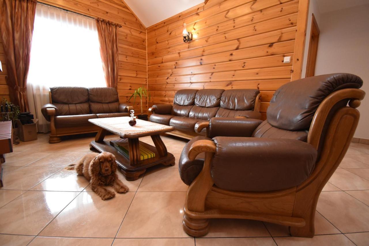 Pokoje Goscinne Na Skraju Puszczy Pogorzelce Buitenkant foto